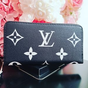 Black and white wallet